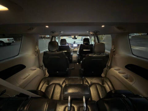 2017 Chrysler Pacifica Touring-L Plus