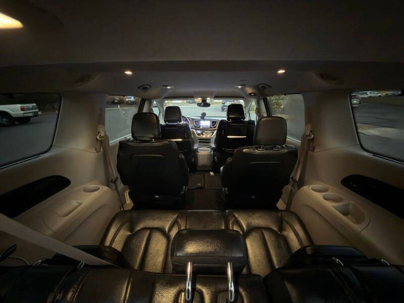 2017 Chrysler Pacifica Touring-L Plus