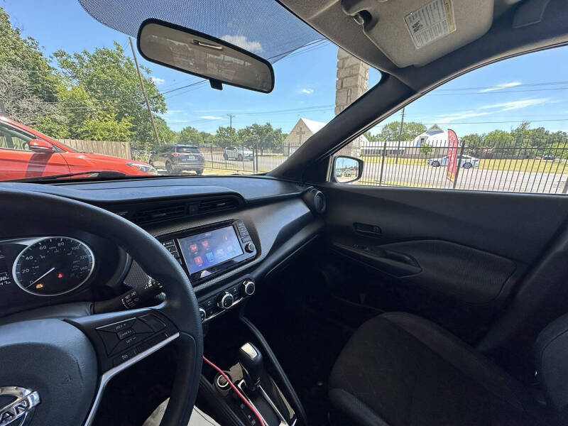 2019 Nissan Kicks S