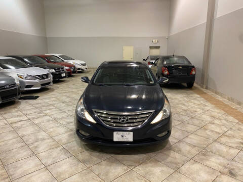 2011 Hyundai Sonata for sale at Super Bee Auto in Chantilly VA