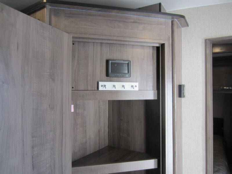 2019 Winnebago MInnie Plus Series 29DDBH