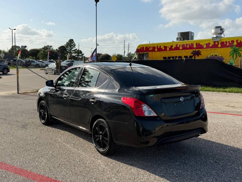 2018 Nissan Versa S Plus