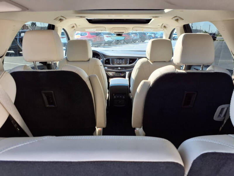 2023 Buick Enclave Essence