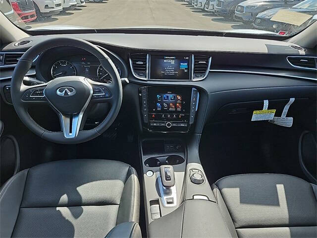 2025 Infiniti QX50 Luxe