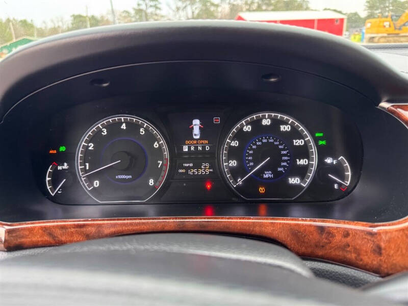 2012 Hyundai Equus