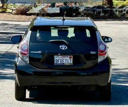 2014 Toyota Prius c Three