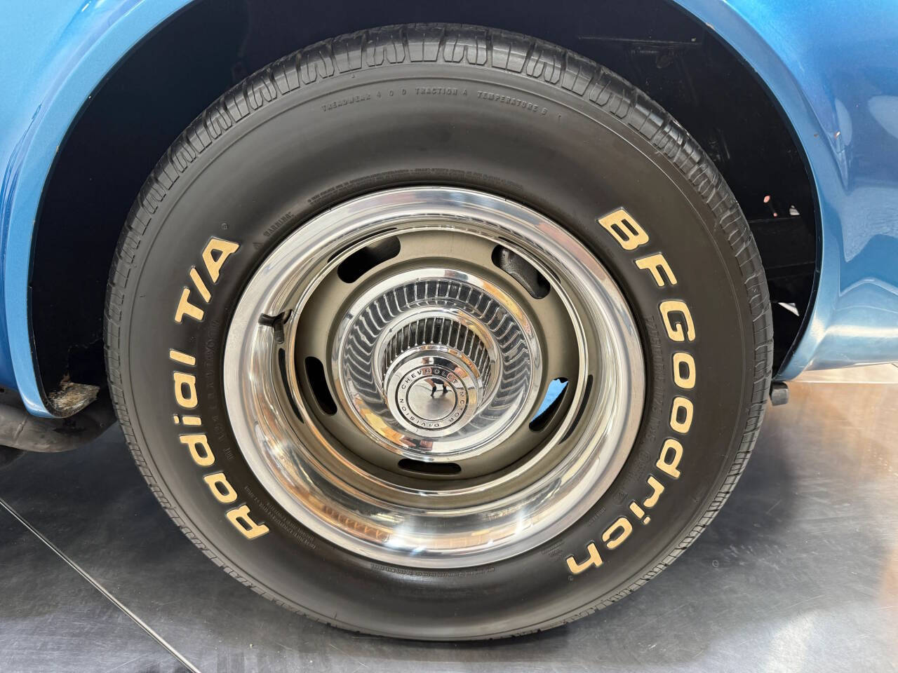1975 Chevrolet Corvette 24