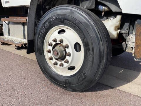 2012 Freightliner Business class M2