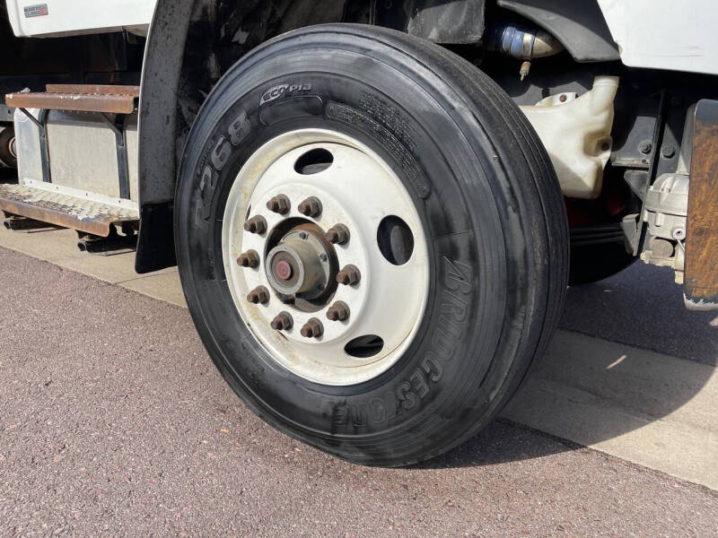 2012 Freightliner Business class M2