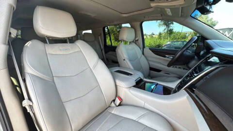 2017 Cadillac Escalade Luxury