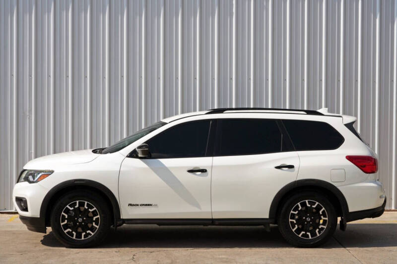 2020 Nissan Pathfinder SV