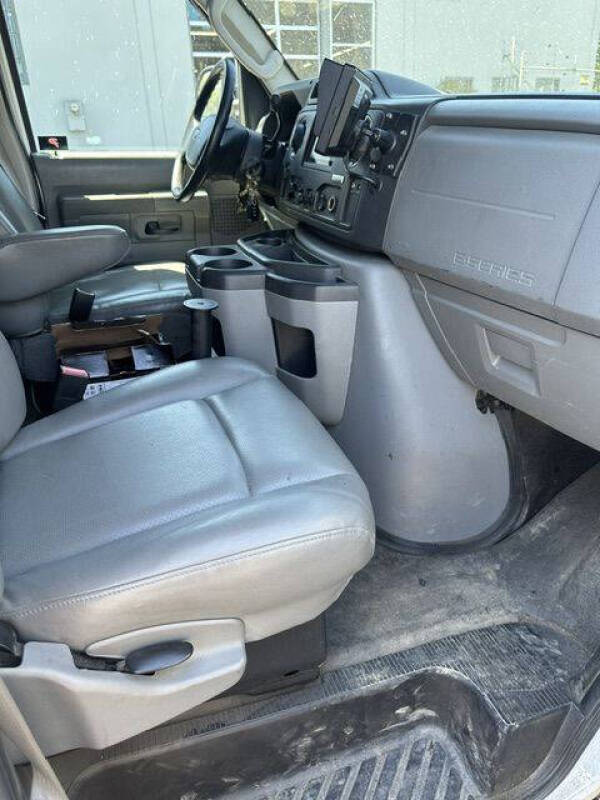 2010 Ford E-Series E-350 SD