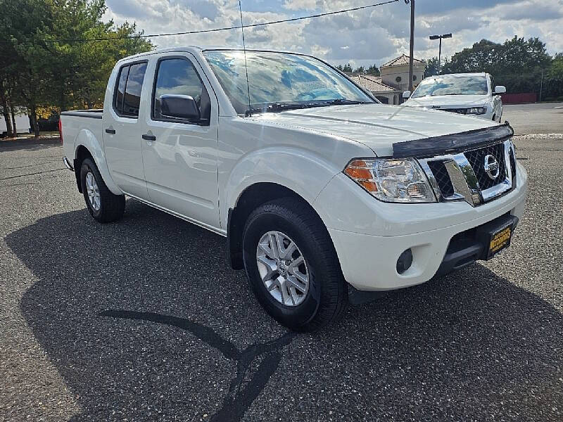 2019 Nissan Frontier SV photo 3