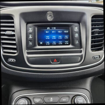 2015 Chrysler 200 LX