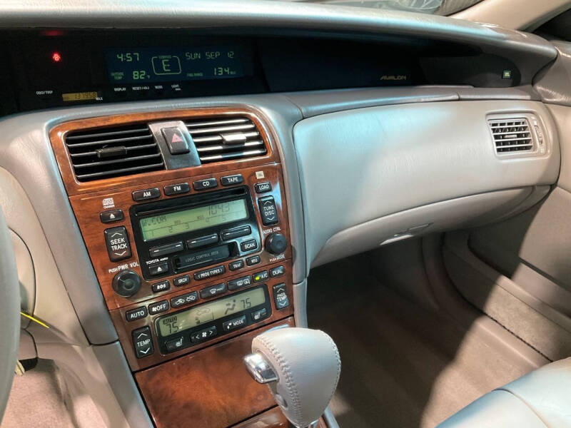 2003 Toyota Avalon XLS