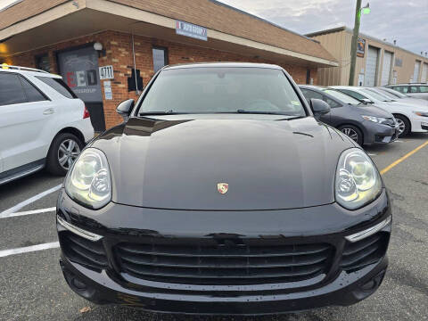 2017 Porsche Cayenne Platinum Edition