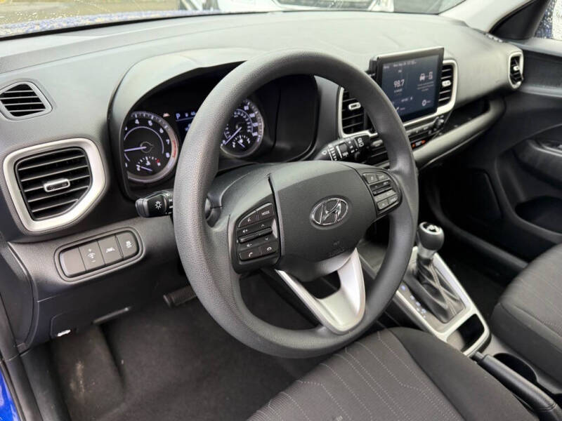 2022 Hyundai Venue SE