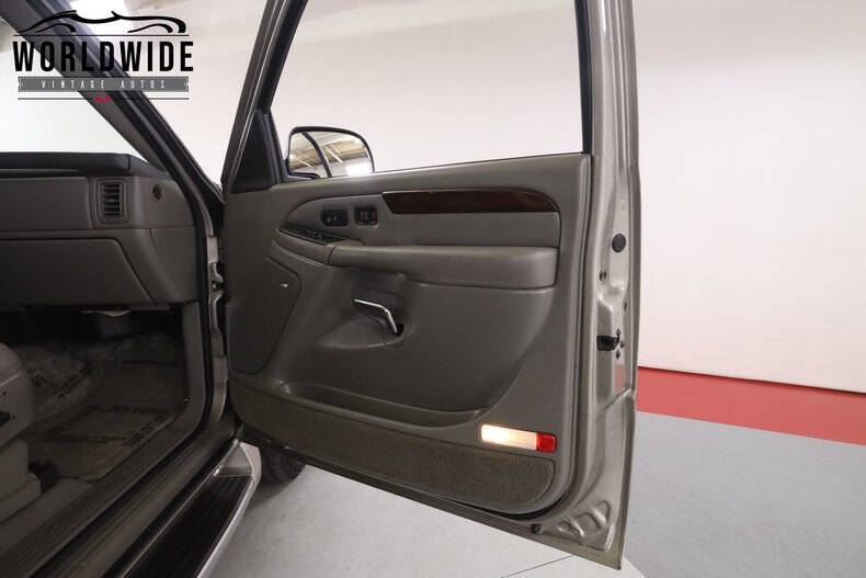 2003 Cadillac Escalade
