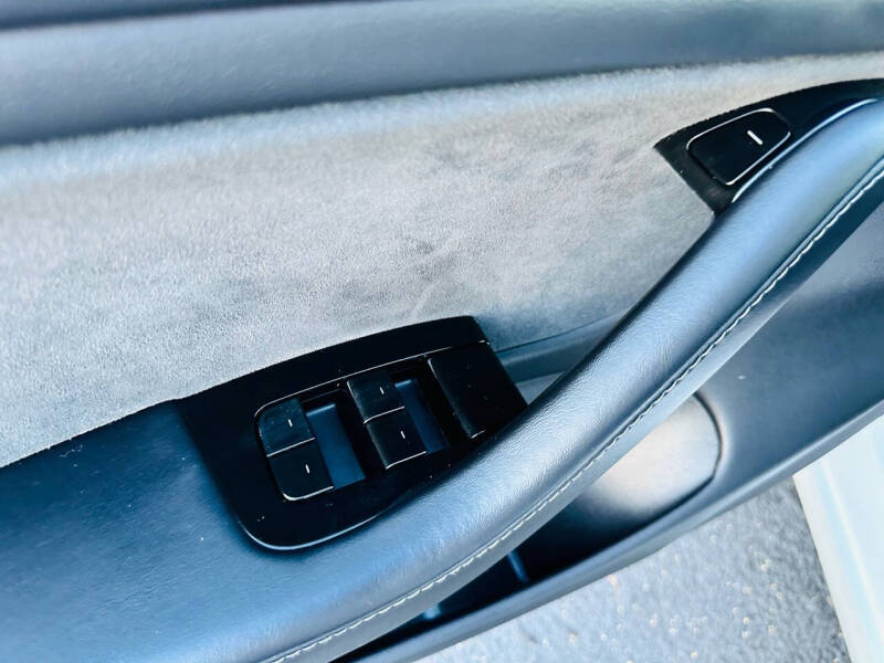 2019 Tesla Model 3 Base photo 11