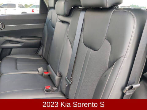2023 Kia Sorento S