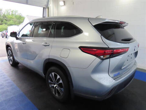 2022 Toyota Highlander Hybrid XLE
