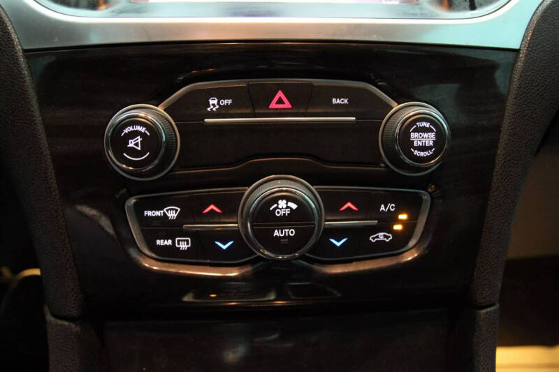 2015 Chrysler 300 Limited