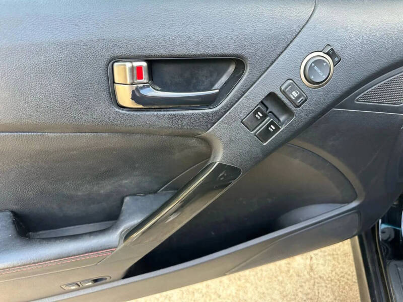 2014 Hyundai Genesis Coupe 2.0T R-Spec