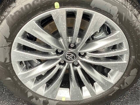 2025 Toyota Highlander Hybrid Platinum