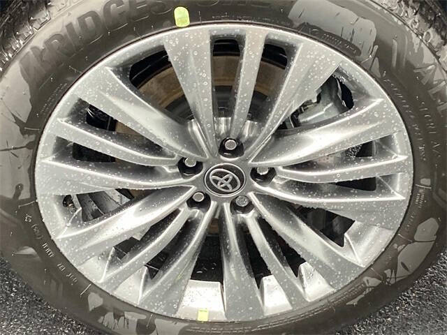 2025 Toyota Highlander Hybrid Platinum