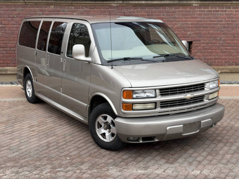 2001 Chevrolet Express G1500 LT