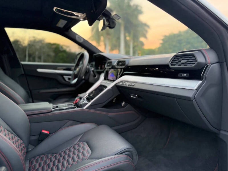 2022 Lamborghini Urus