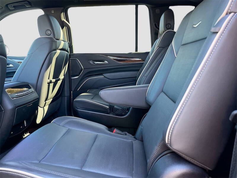 2024 Cadillac Escalade ESV Premium Luxury