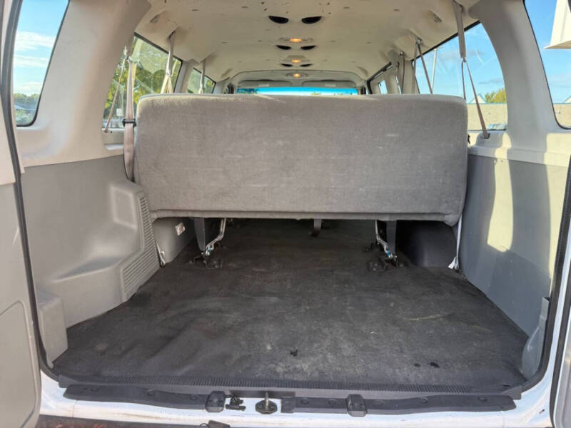 2007 Ford E-Series E-350 SD XLT