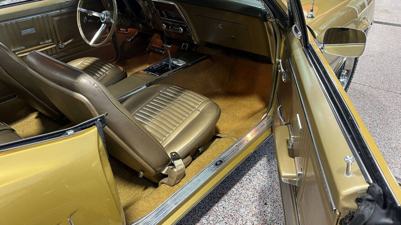 1967 Pontiac Firebird 26