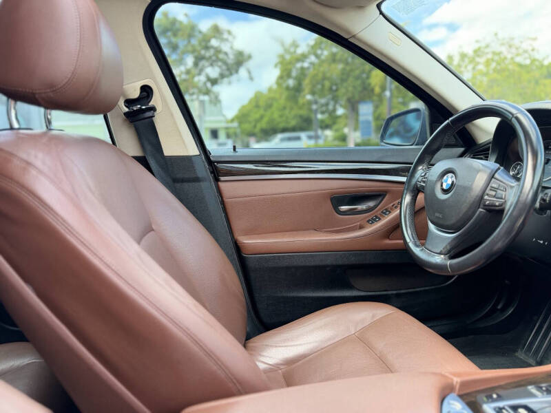 2015 BMW 5 Series 528i