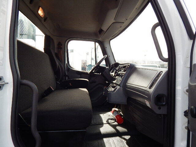 2015 Freightliner M2 106