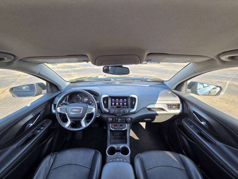 2024 GMC Terrain SLT