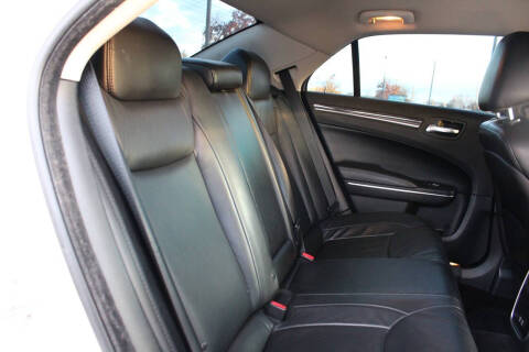 2017 Chrysler 300 Limited