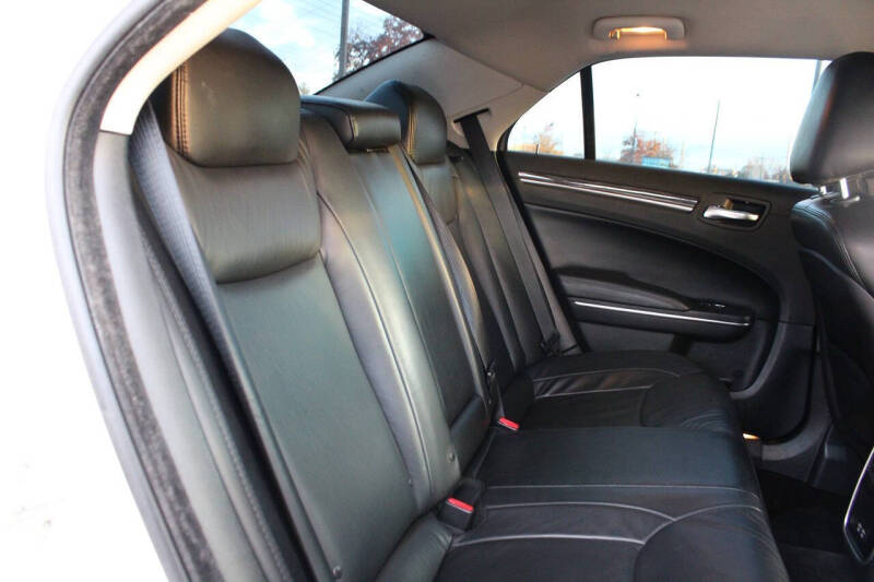 2017 Chrysler 300 Limited