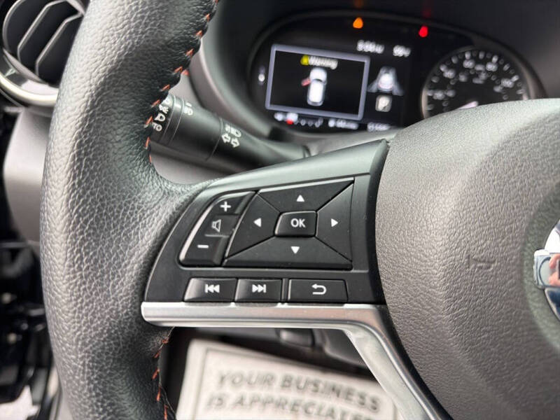 2021 Nissan Kicks SR