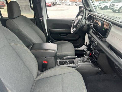 2024 Jeep Wrangler Sahara 4xe