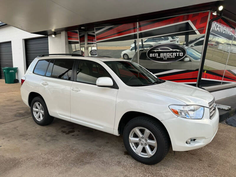 2010 Toyota Highlander for sale at Ben Brocato Auto Sales in Sheffield AL