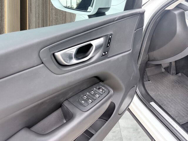 2023 Volvo XC60 B5 Core