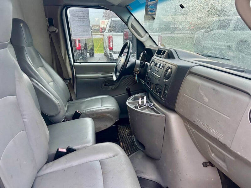 2011 Ford E-Series E-450 SD