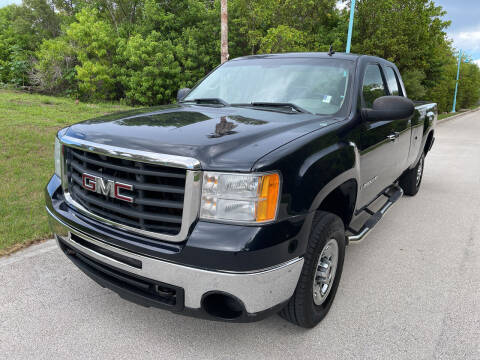 2007 GMC Sierra 2500HD for sale at L G AUTO SALES in Boynton Beach FL