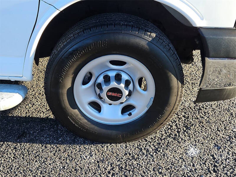 2024 GMC Savana 2500