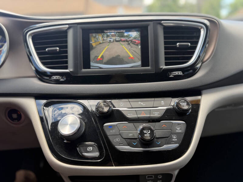 2018 Chrysler Pacifica LX
