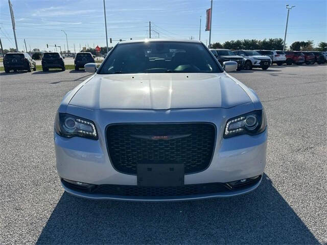2022 Chrysler 300 S V6