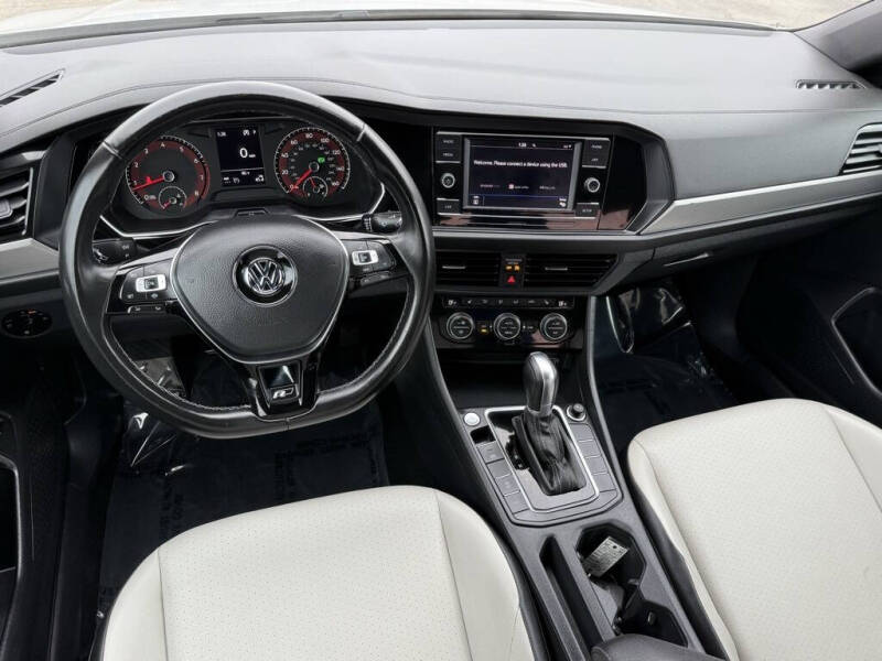 2019 Volkswagen Jetta R-Line