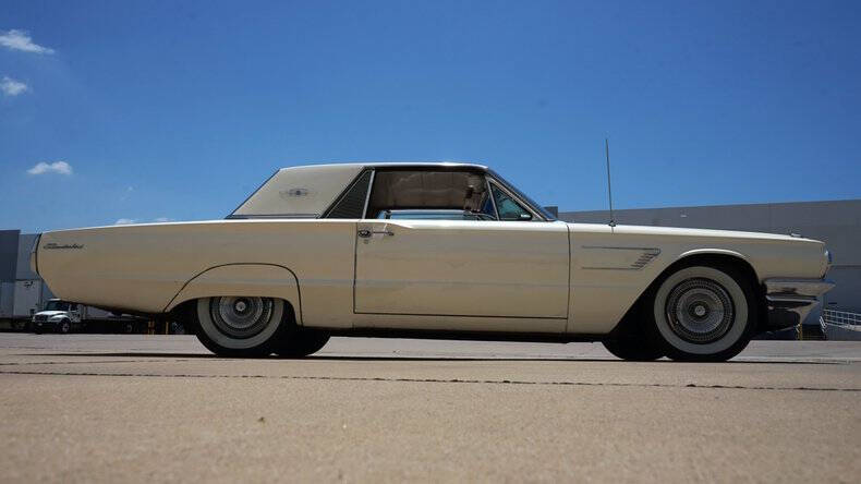 1965 Ford Thunderbird